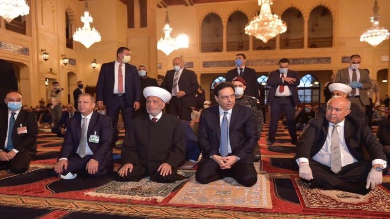 دريان في صلاة العيد بحضور دياب: نرفض الإخلال بالدستور والفساد لا يكافح إلا بالقضاء