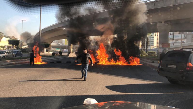 قطاع الطرق: المراهقة في السياسة والأمن