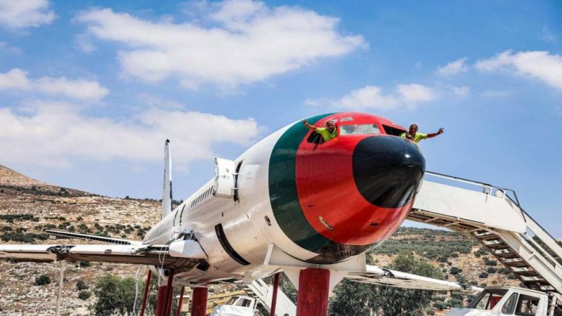 فلسطينيان يحوّلان طائرة 