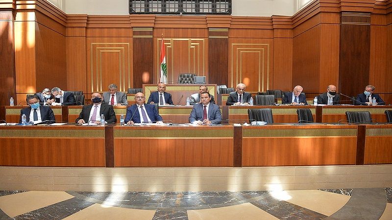 لجنة الأشغال تابعت موضوع المحروقات.. "المواد موجودة ولا مبرّر للهلع"