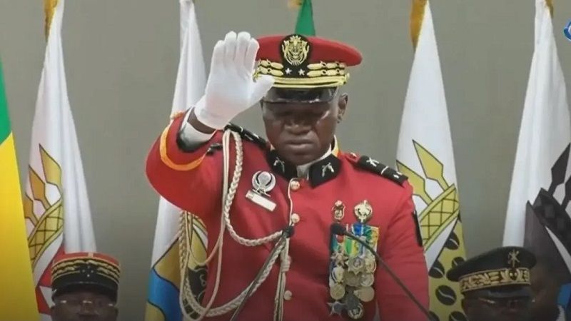 الجنرال أوليغي يؤدي اليمين الدستورية رئيساً لـ "مرحلة انتقالية" في الغابون