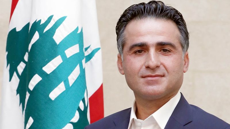 حميّة يحذّر من خطر الخروقات الجوية للعدو الصهيوني لمطار بيروت الدولي 