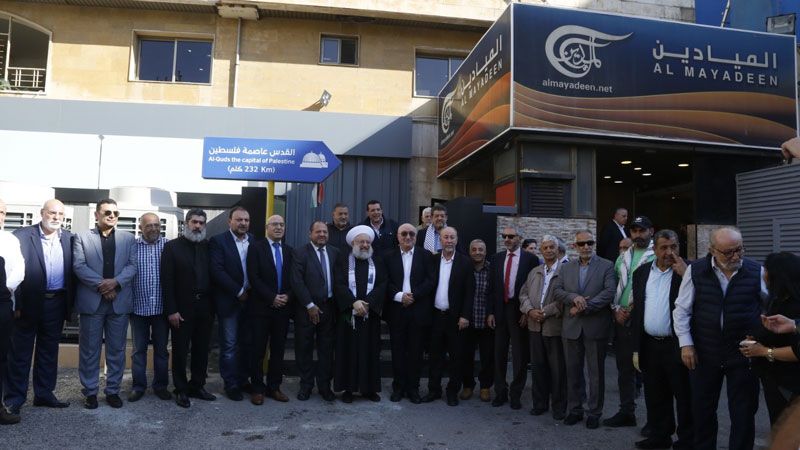 وقفة تضامنية مع "الميادين" في داخل مبنى القناة: أوجعت العدو بنقلها الحقيقة