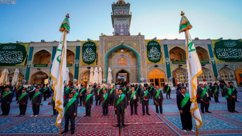 بالصور| خدمُ العتبة العلوية المقدّسة يحيون ذكرى ولادة الإمام الحسين (ع) 