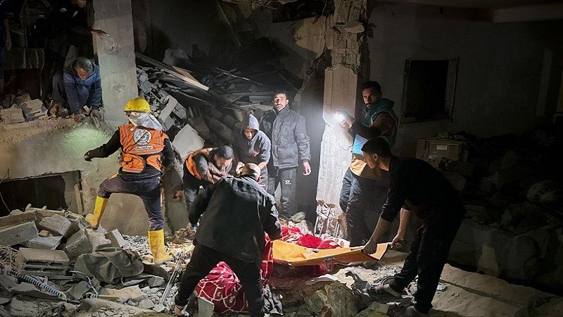 فلسطين المحتلة| 6 شهداء بينهم أطفال ومصابون جراء غارة "إسرائيلية" استهدفت منزلًا في منطقة الصفطاوي شمالي مدينة غزة فلسطين المحتلة| 6 شهداء بينهم أطفال ومصابون جراء غارة "إسرائيلية" استهدفت منزلًا في منطقة الصفطاوي شمالي مدينة غزة