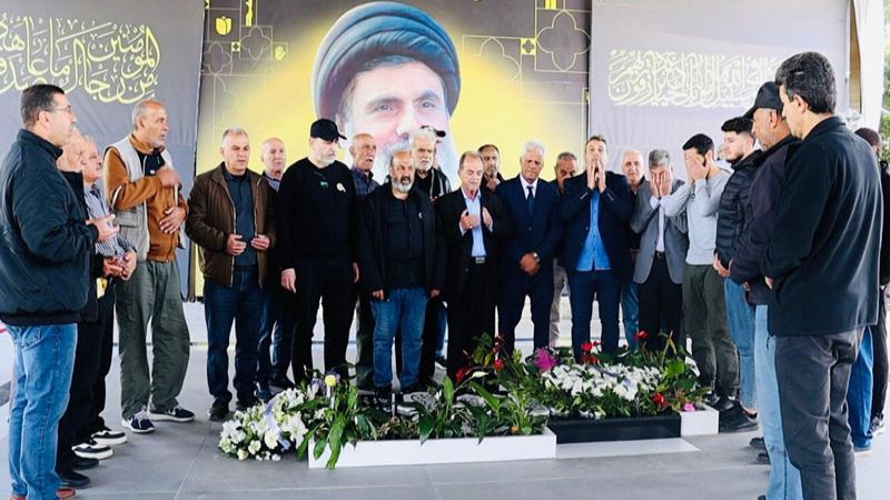 وفد نقابات "جبل عامل الأولى" في حزب الله يضع إكليل ورد على ضريح السيد صفي الدين 