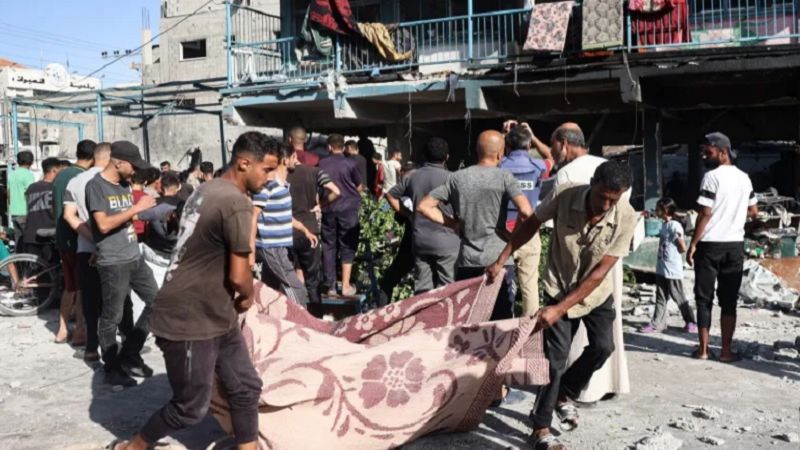 مجزرة في مخيم جباليا.. 19 شهيدًا بقصف الاحتلال عيادة &quot;للأونروا&quot;