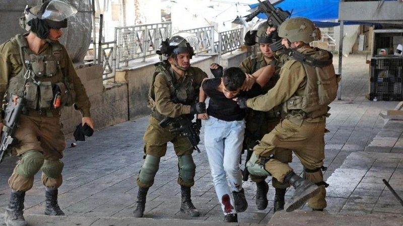 رقم قياسي.. جيش الاحتلال اعتقل 800 فلسطيني من الضفة خلال شهر آذار&nbsp;