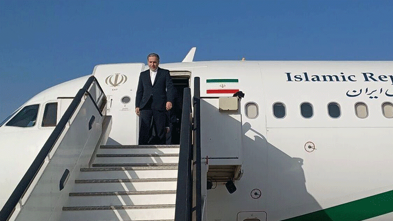 عراقتشي يغادر طهران متوجهًا إلى روسيا