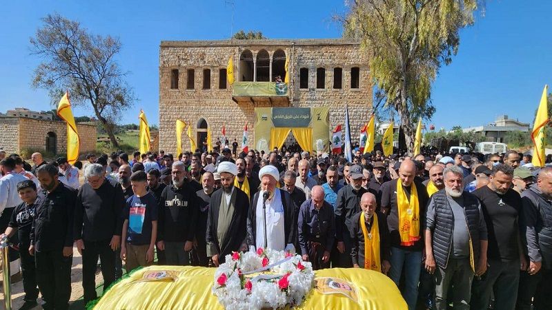 بالصور| حزب الله وجماهير المقاومة يشيّعون الشّهيد علي حجازي في بليدا