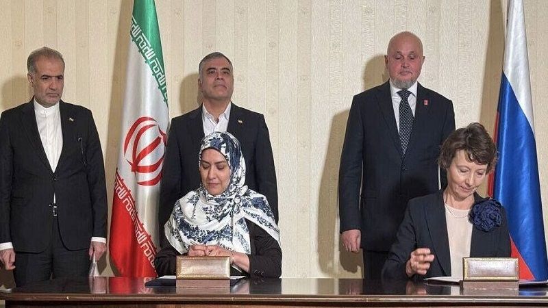 إيران وروسيا توقّعان اتفاقية تعاون في مجال أبحاث الخلايا والعلاج الجيني