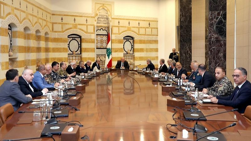 المجلس الأعلى للدفاع يشدد على أولوية الاستقرار الأمني وشفافية الانتخابات ويرفع توصية إلى مجلس الوزراء 