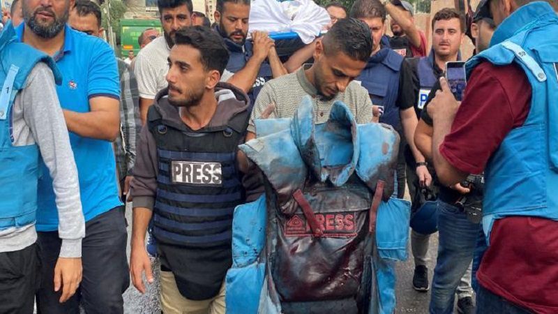 بلغة &quot;الدم والجوع والدمع والرماد&quot;.. هكذا يحيي صحفيو غزة اليوم العالمي لحرية الصحافة