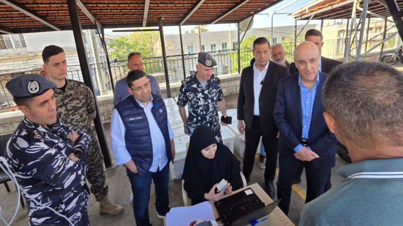 لبنان| وزير الداخلية تفقد من سرايا بعبدا عملية تسليم صناديق الاقتراع لبنان| وزير الداخلية تفقد من سرايا بعبدا عملية تسليم صناديق الاقتراع